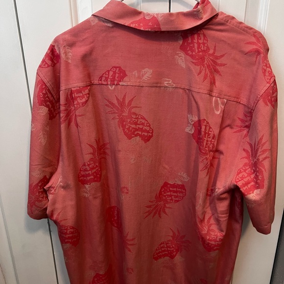 Tommy Bahama Salmon Button Up Shirt (Large) - Picture 3 of 3